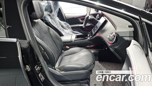 Mercedes-Benz EQE 2022 — photo 16