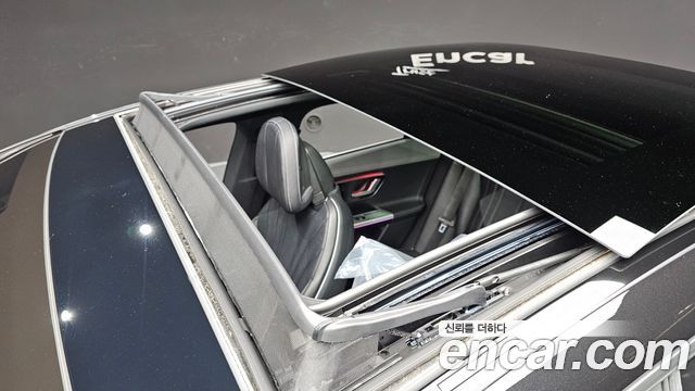 Mercedes-Benz EQE 2022 — photo 31