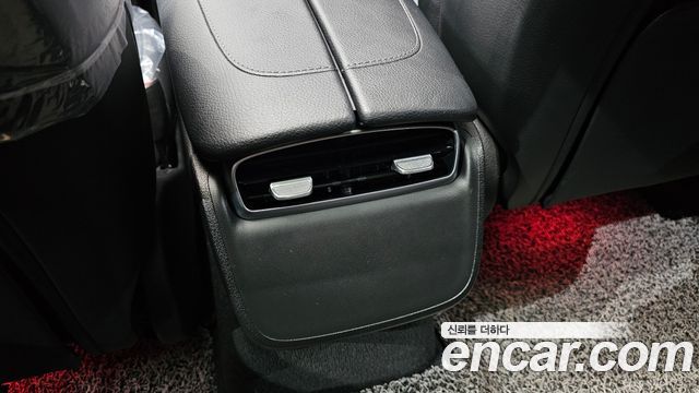 Mercedes-Benz EQE 2022 — photo 32
