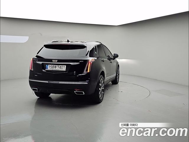 Cadillac XT5 2023 — photo 3