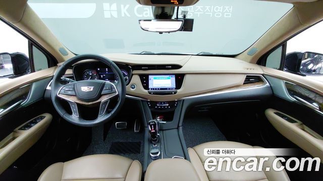 Cadillac XT5 2023 — photo 8