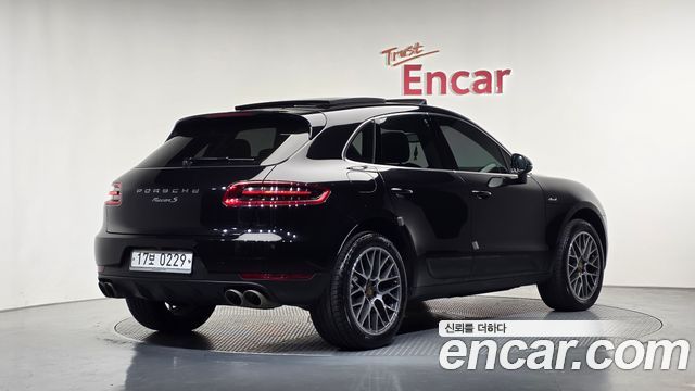 Porsche Macan 2017 — photo 2