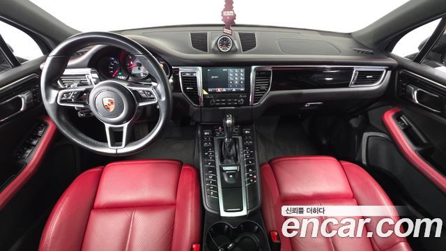 Porsche Macan 2017 — photo 10