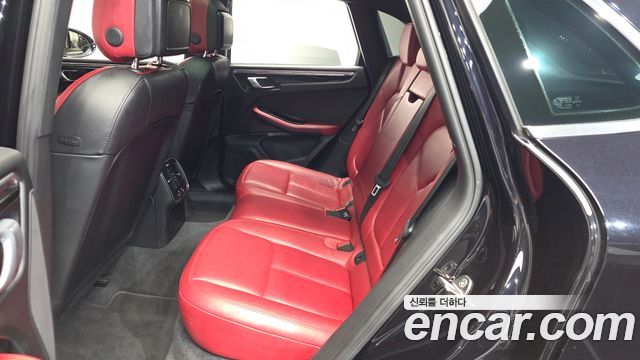 Porsche Macan 2017 — photo 17