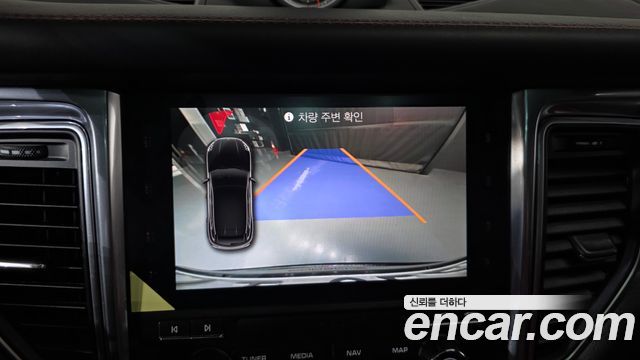 Porsche Macan 2017 — photo 20