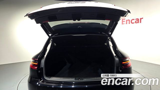 Porsche Macan 2017 — photo 24