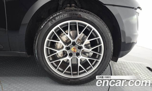 Porsche Macan 2017 — photo 7