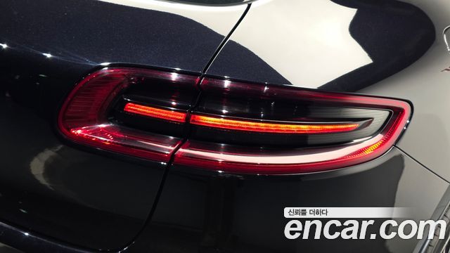 Porsche Macan 2017 — photo 9