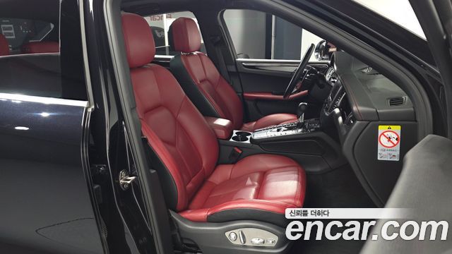 Porsche Macan 2017 — photo 16