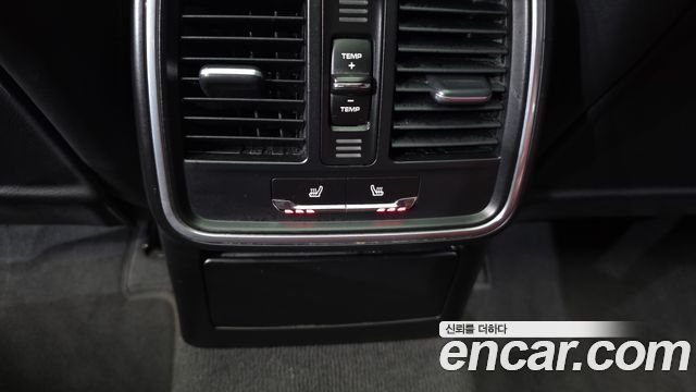 Porsche Macan 2017 — photo 31