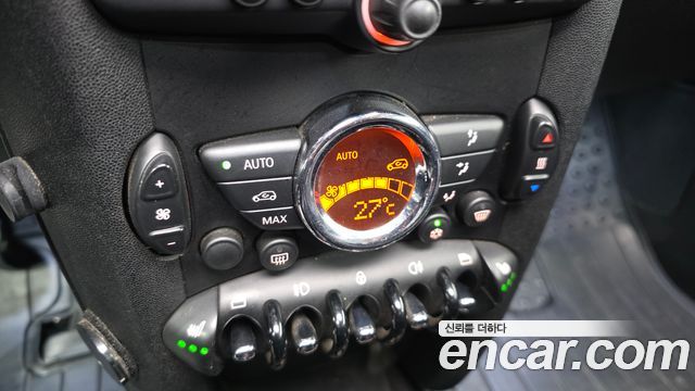 Mini Cooper 2012 — photo 19