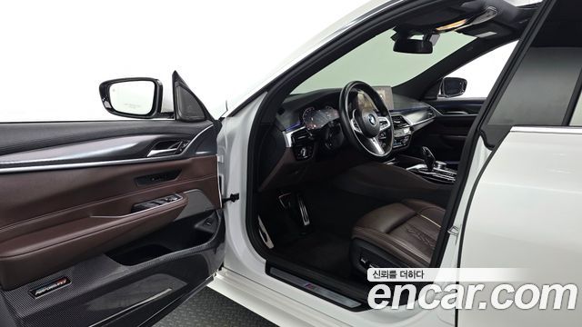BMW Gran Turismo 2023 — photo 10