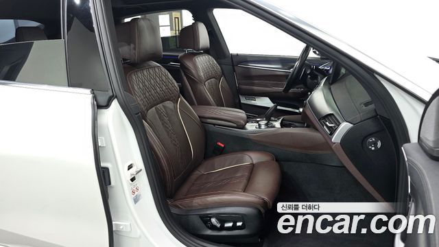 BMW Gran Turismo 2023 — photo 11