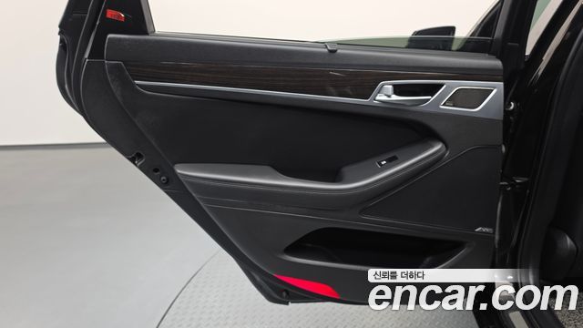 Genesis G80 2018 — photo 15