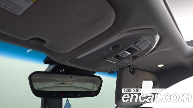 Genesis G80 2018 — photo 28