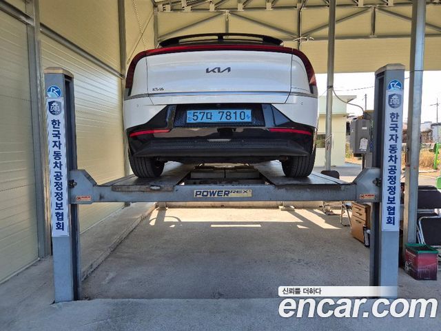 Kia EV6 2022 — photo 2