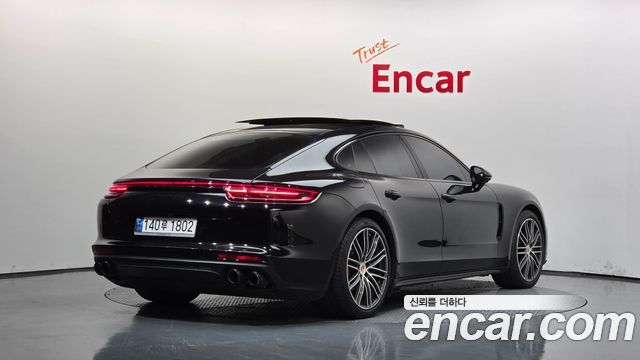 Porsche Panamera 2018 — photo 2