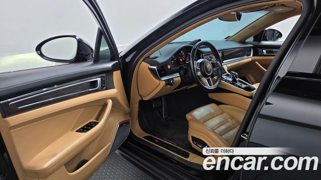 Porsche Panamera 2018 — photo 13