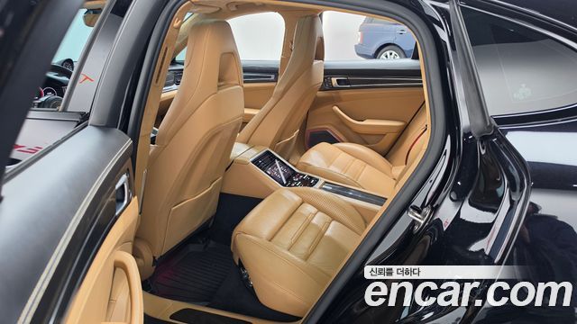 Porsche Panamera 2018 — photo 17