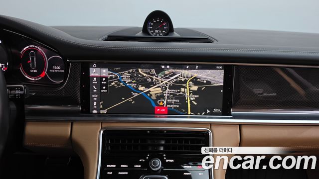 Porsche Panamera 2018 — photo 18