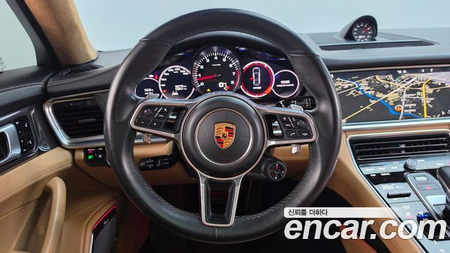 Porsche Panamera 2018 — photo 19