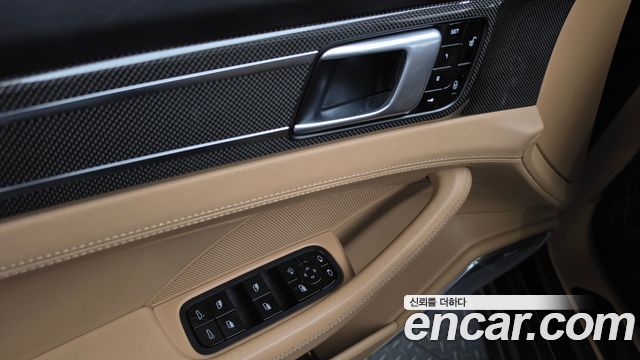 Porsche Panamera 2018 — photo 24