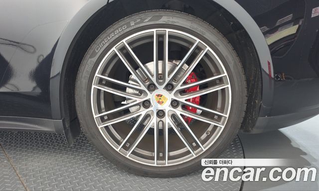 Porsche Panamera 2018 — photo 7