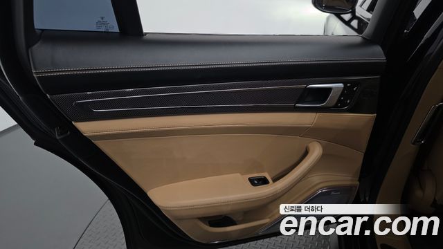 Porsche Panamera 2018 — photo 15