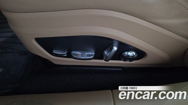 Porsche Panamera 2018 — photo 31