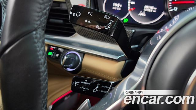 Porsche Panamera 2018 — photo 33