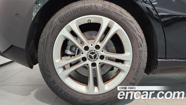 Mercedes-Benz A-Class 2026 — photo 3