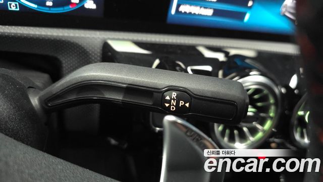 Mercedes-Benz A-Class 2023 — photo 12