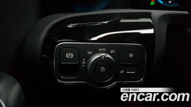Mercedes-Benz A-Class 2023 — photo 30