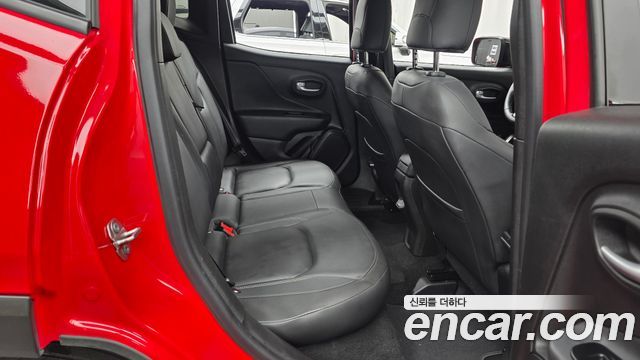 Jeep Renegade 2023 — photo 17