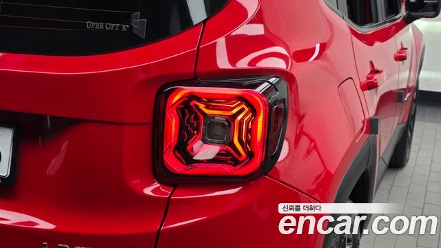 Jeep Renegade 2023 — photo 9