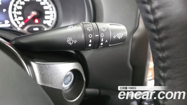 Jeep Renegade 2023 — photo 28