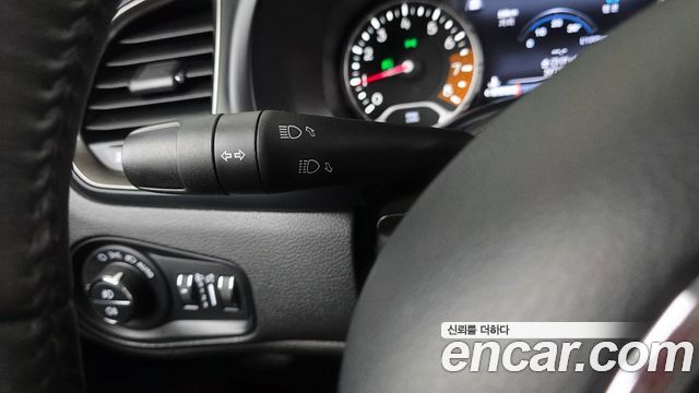 Jeep Renegade 2023 — photo 32