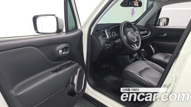 Jeep Renegade 2022 — photo 13