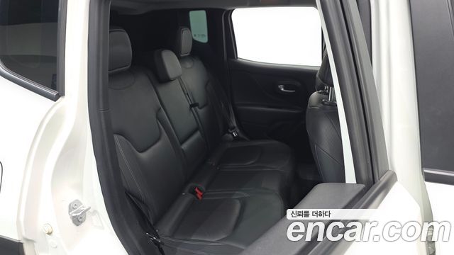 Jeep Renegade 2022 — photo 17