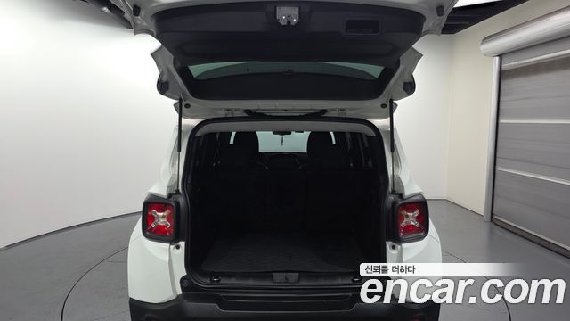 Jeep Renegade 2022 — photo 26