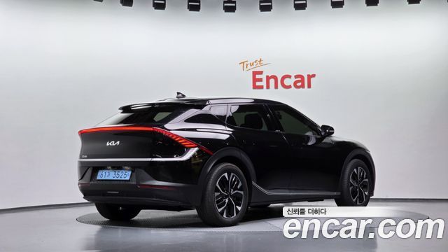 Kia EV6 2023 — photo 2