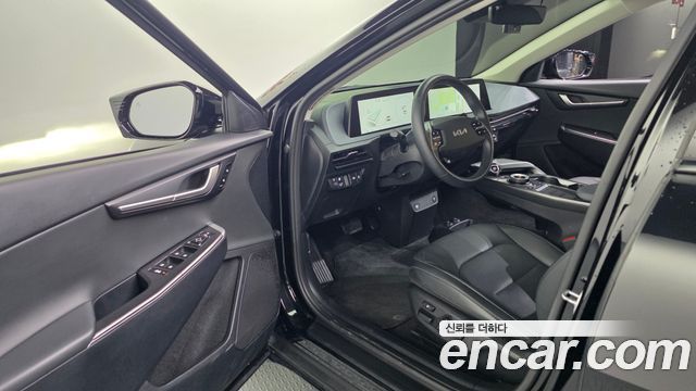 Kia EV6 2023 — photo 10