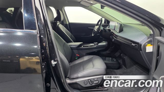 Kia EV6 2023 — photo 11