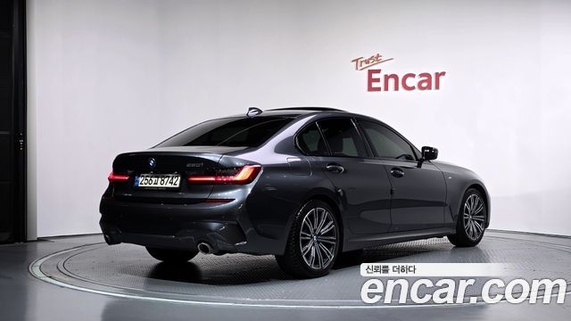 BMW 3-Series 2022 — photo 2