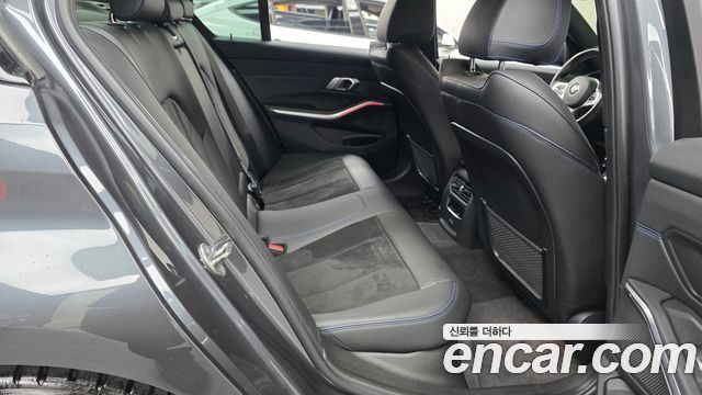 BMW 3-Series 2022 — photo 17