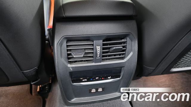 BMW 3-Series 2022 — photo 24