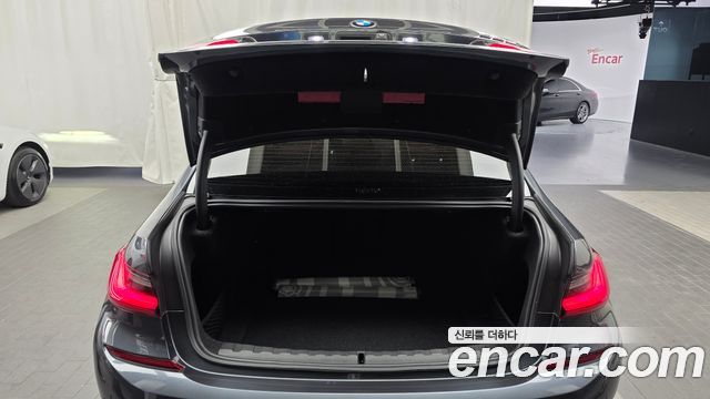 BMW 3-Series 2022 — photo 26