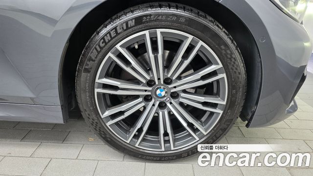 BMW 3-Series 2022 — photo 7
