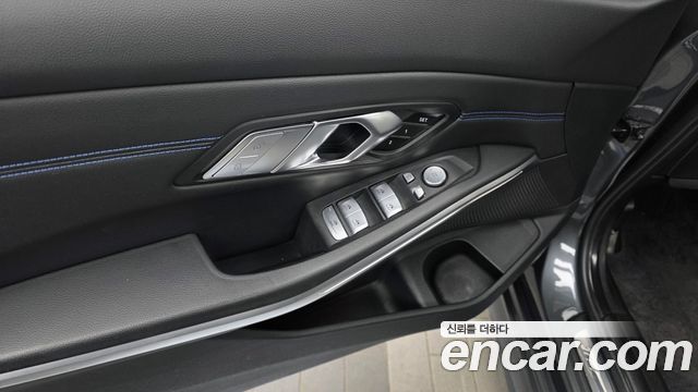 BMW 3-Series 2022 — photo 27