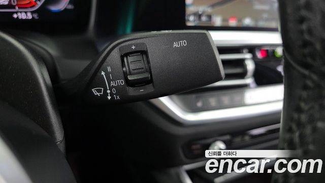 BMW 3-Series 2022 — photo 28